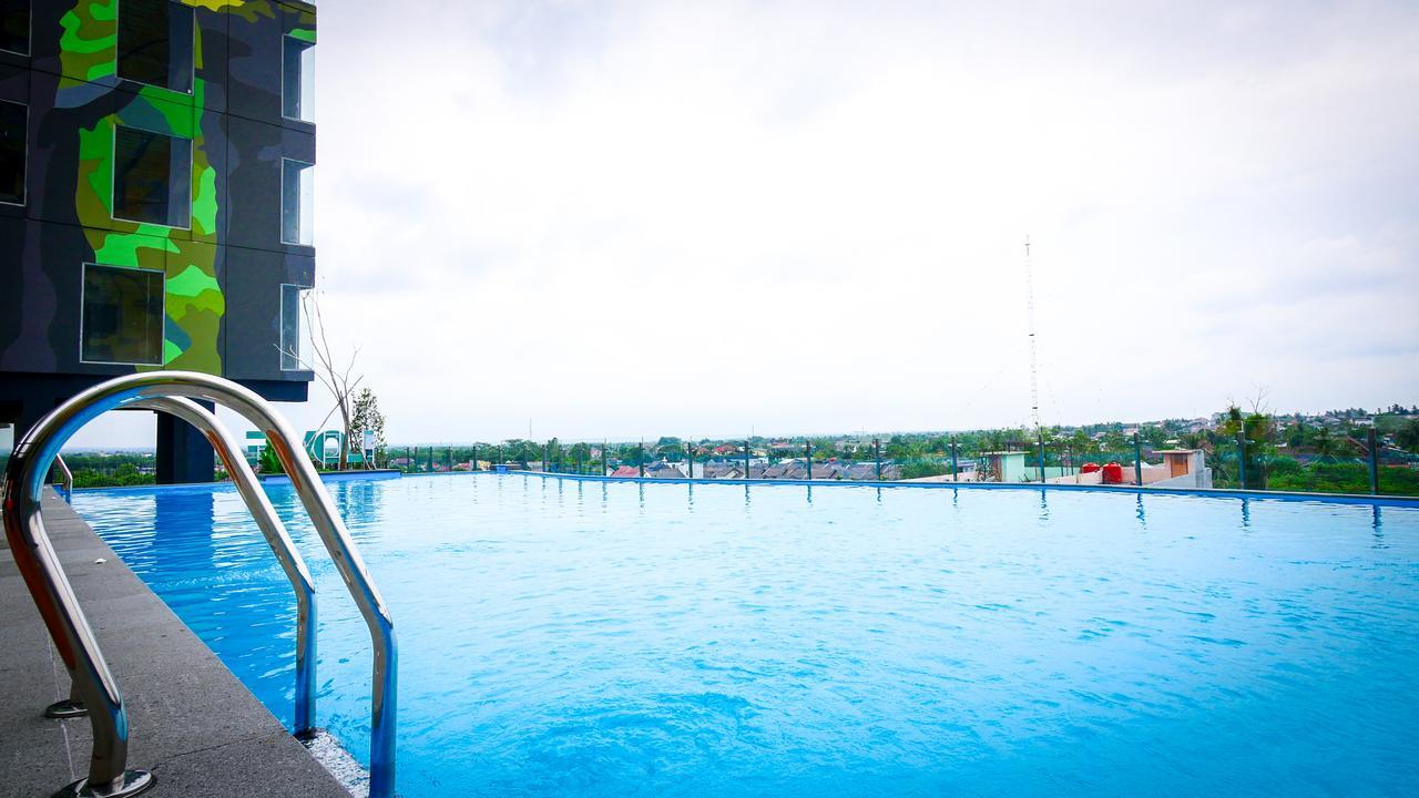 Prime Park Hotel & Convention Pekanbaru Exterior photo